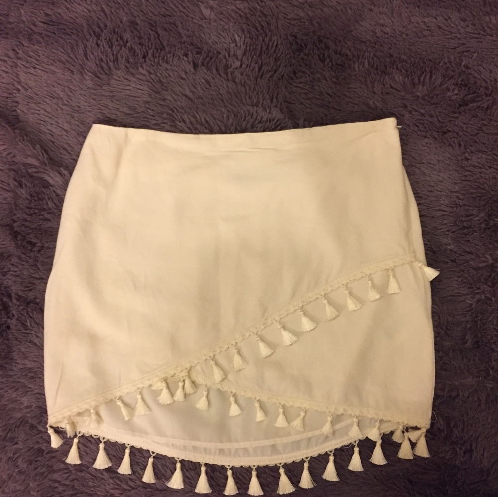 Gorgeous All White Tassels skirt